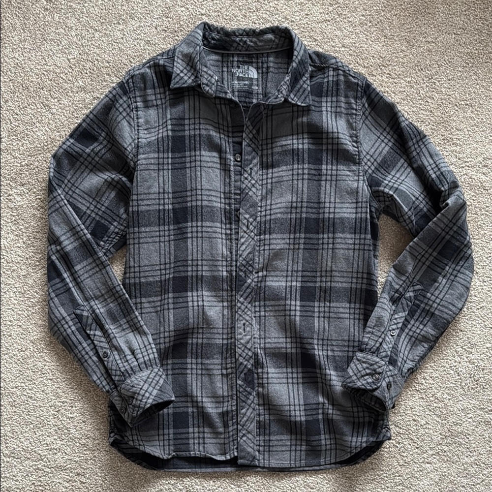 Men’s The North Face Gray and Black Plaid Button-Up Shirt Size M